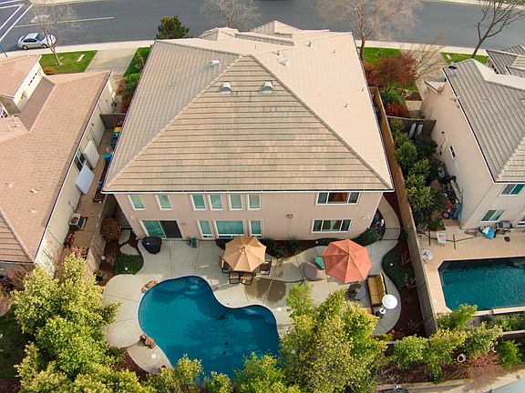 3rd image of 2108 Armsmere Cir