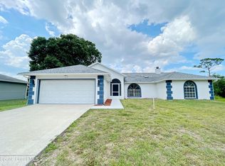 635 Munich St NW, Palm Bay, FL 32907