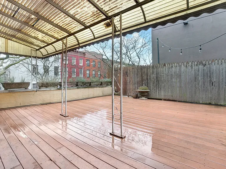 572 Henry St #1 — Photo 3