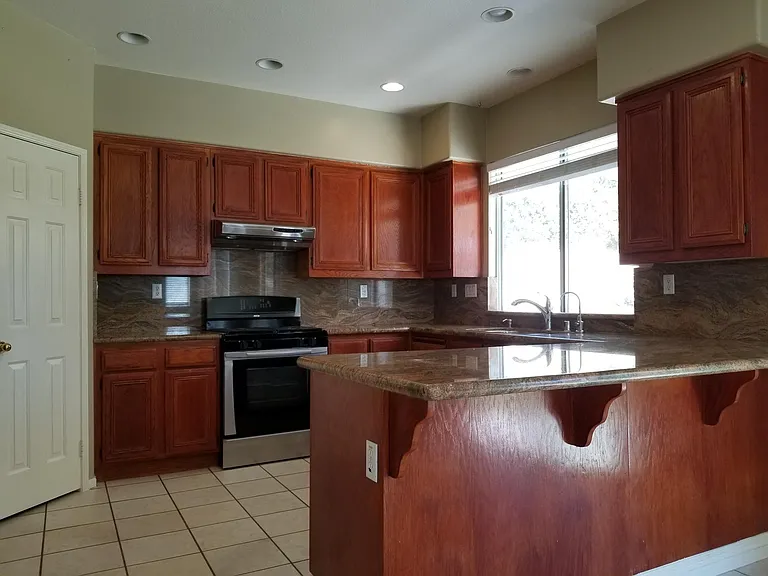 29122 Mammoth Ln — Photo 2