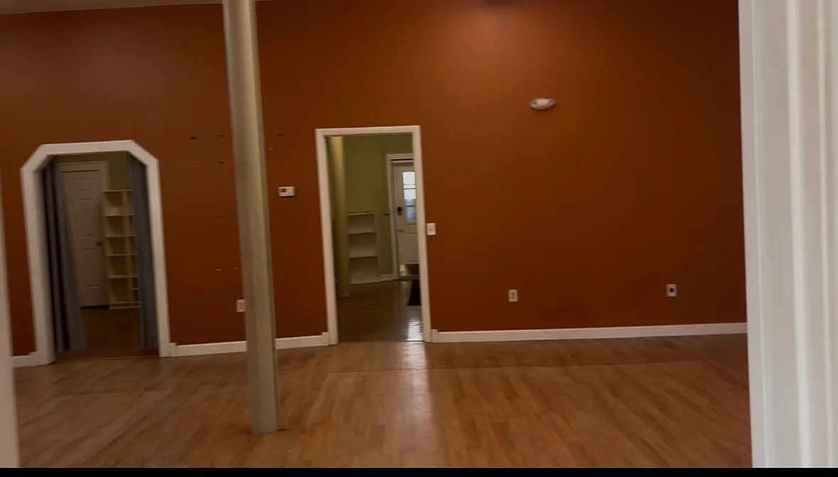1 bed, 1800 sqft, $1,400 — Photo 4
