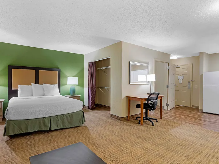Studio Suite - 1 Queen Bed