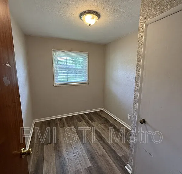 10515 Renfrew Dr — Photo 4