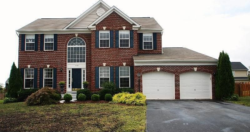 2nd image of 924 Devonshire Cir