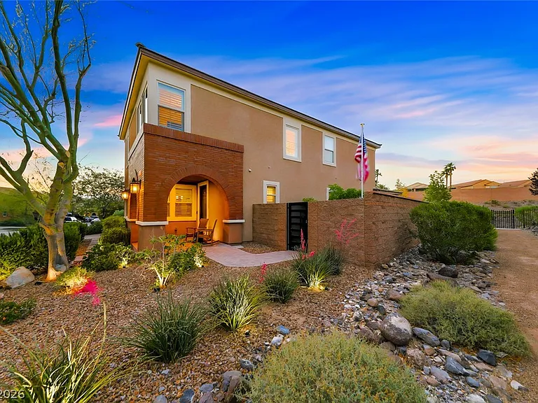 2534 Birch Hollow St — Photo 4