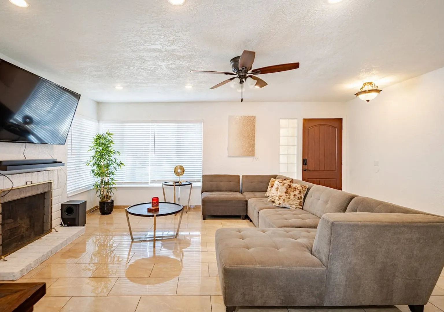 The Pool House | New 2-Story Home Near Strip — Photo 4