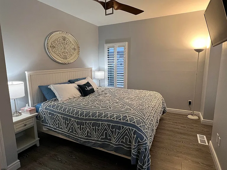 9101 Atlantic Ave #101 — Photo 11