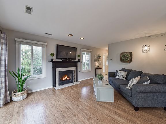 3rd image of 5504 Barclay Ct