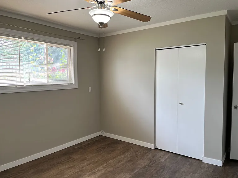 3202 43rd Ave #BASEMENT — Photo 8