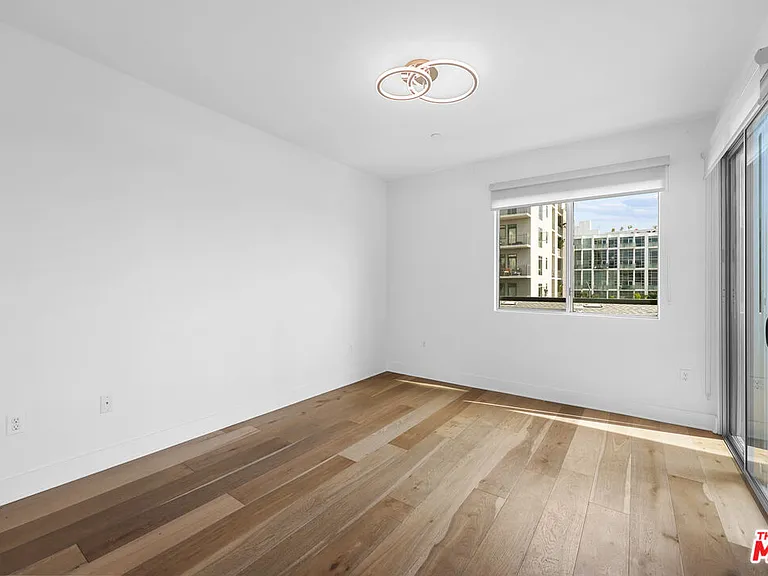 7133 Hawthorn Ave #Penthouse 6 — Photo 17