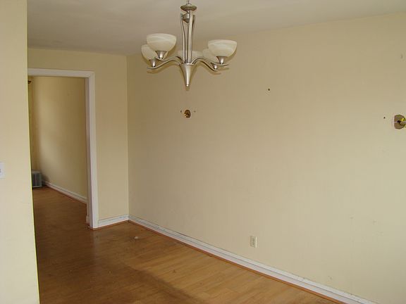 3rd image of 1140 E Cheltenham Ave