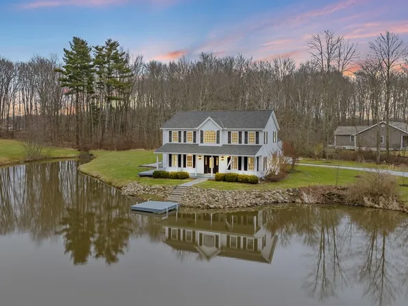 8959 Fewtown Rd, Deerfield, OH 44411