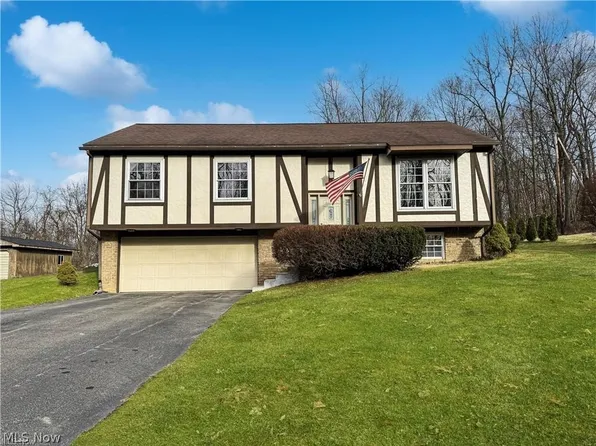 1392 Homestead Dr, East Liverpool, OH 43920