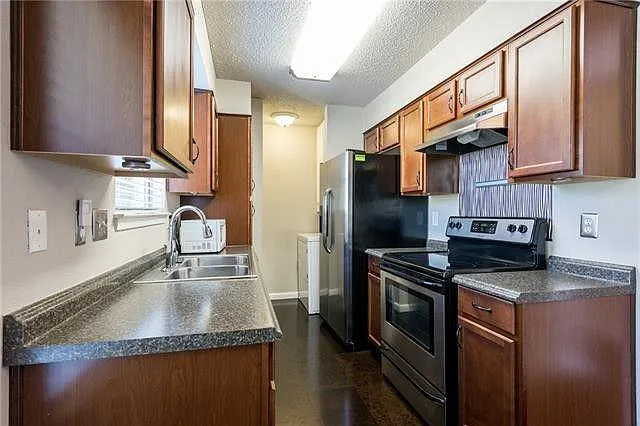 4902 Duval Rd — Photo 2