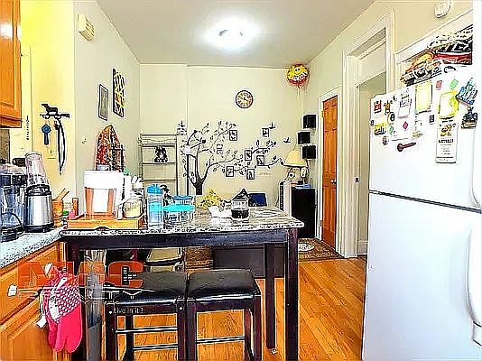 3rd image of 2243 27th St #3F