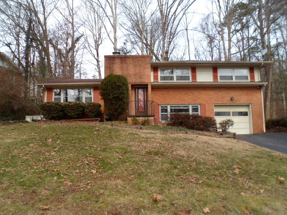 1st image of 1409 NE Autumn Ln