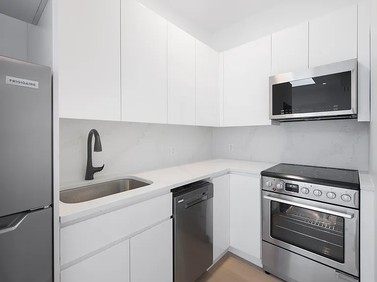 433 Wythe Ave #3-B — Photo 2