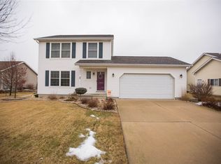 711 Hunter Dr, Cedar Falls, IA 50613