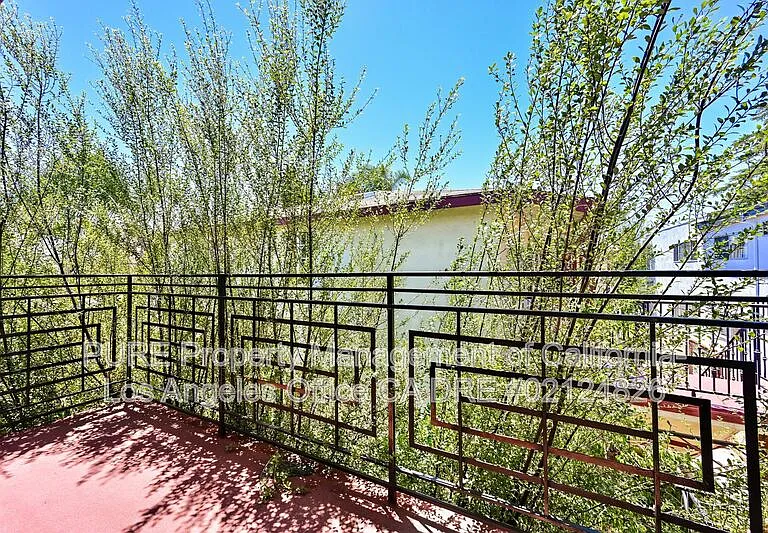 1527 Harvard St #7 — Photo 12