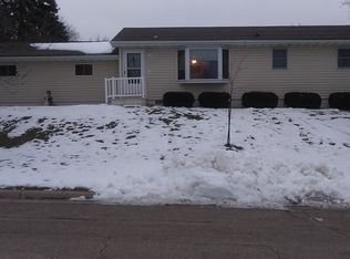322 N 4th St, Caledonia, MN 55921
