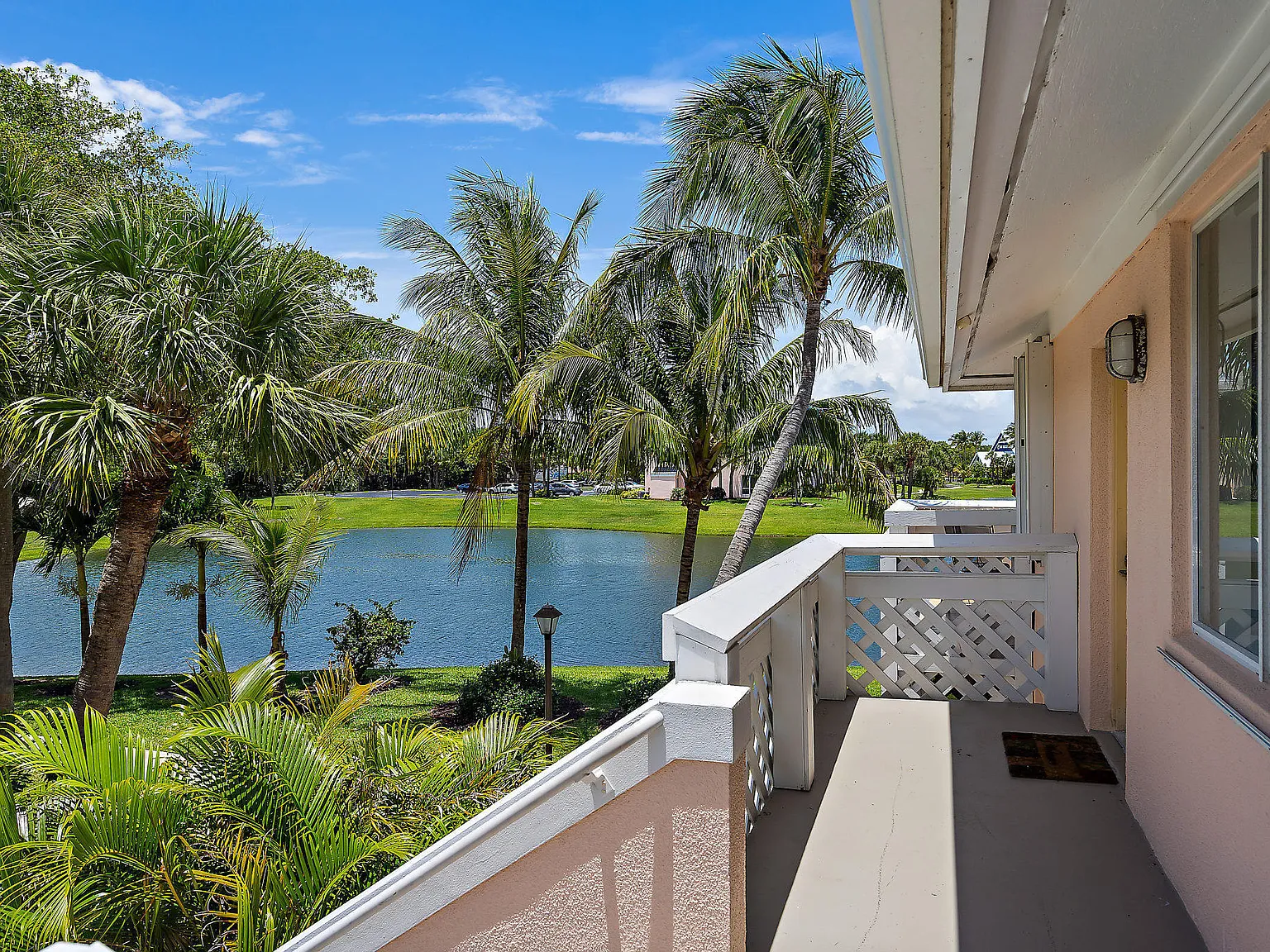2 bed, 2.0 bath, 925 sqft, $2,350 — Photo 4