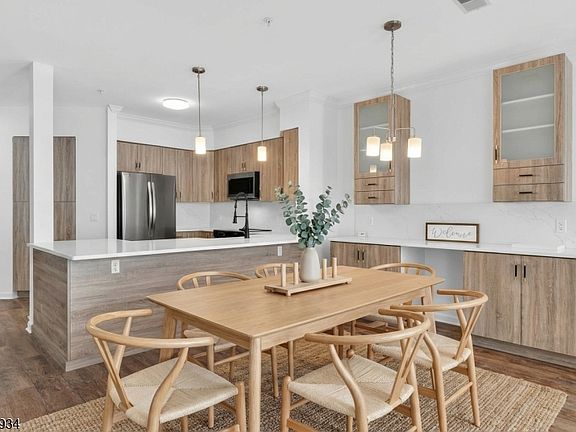 4th image of 8 Maple Cres Unit 12
