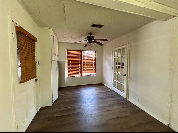 5th image of 612 Winding Way St