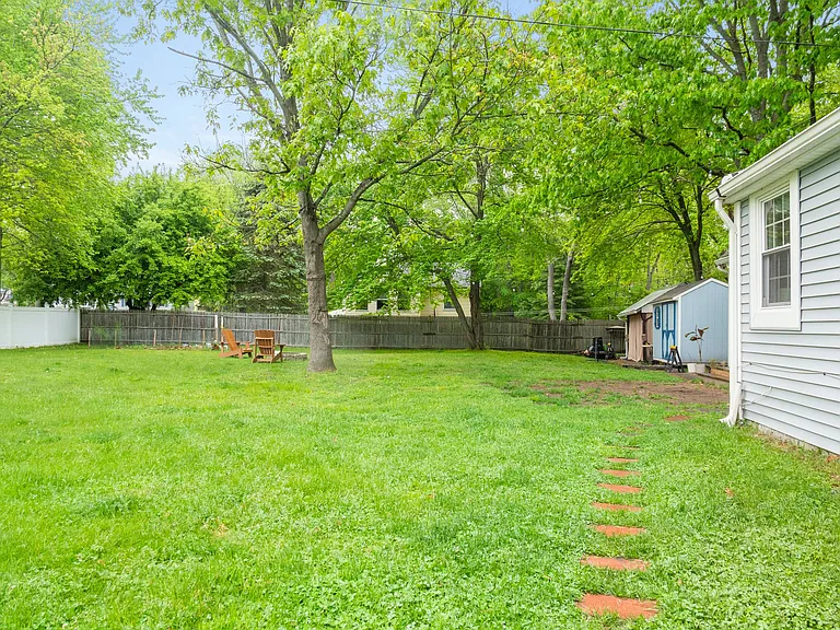 36 Brackett Rd — Photo 23
