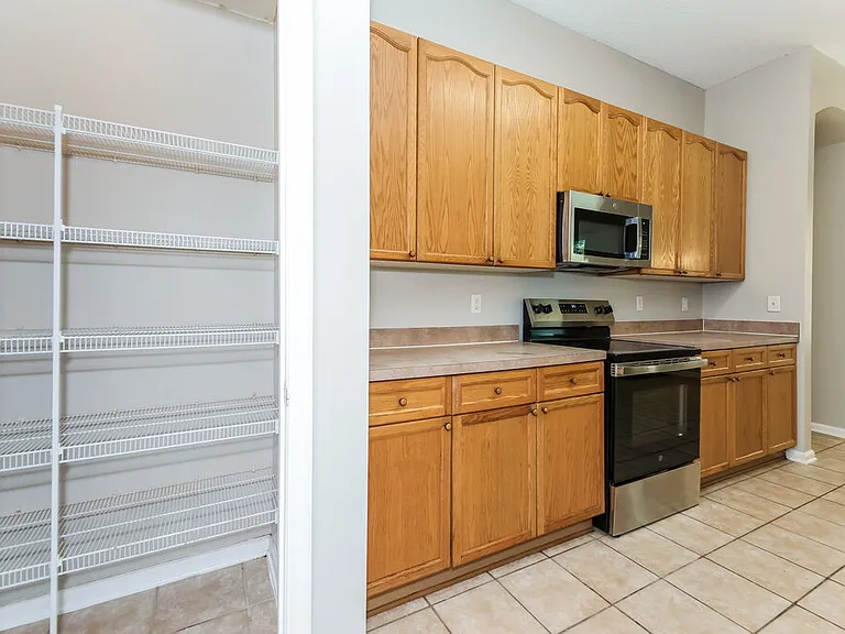 667 Bonaparte Dr — Photo 9