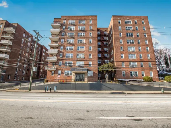 365 Bronx River Road #2C, Yonkers, NY 10704