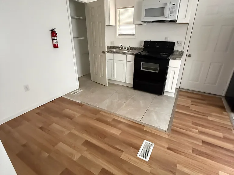 163 S Main St — Photo 6