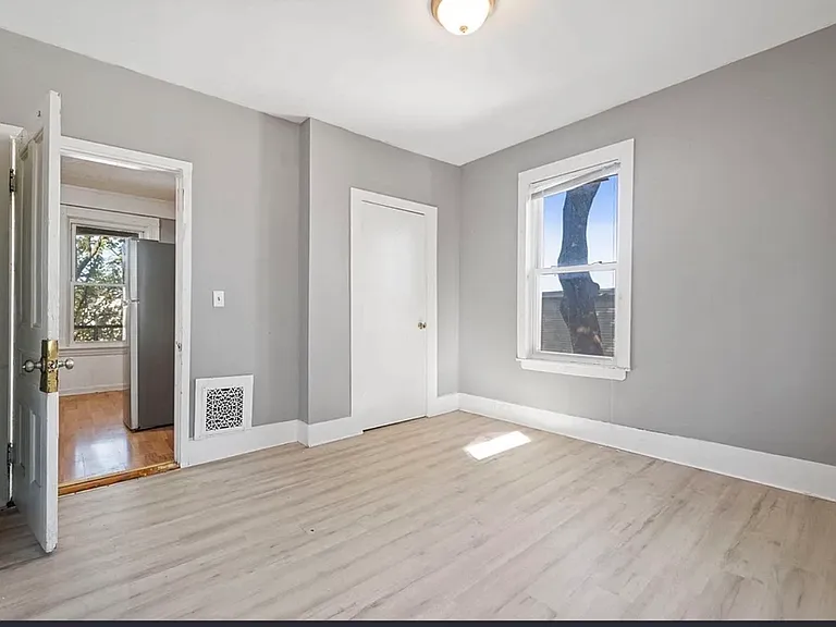 62 May St #2 — Photo 8
