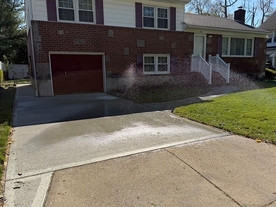 1st image of 93 Woodview Road