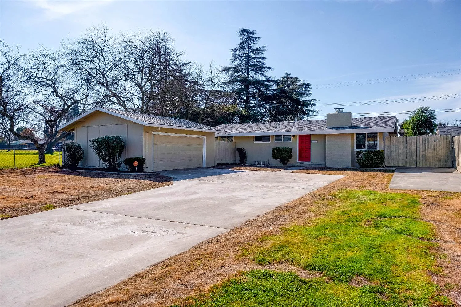 2303 Village Circle Dr photo 1