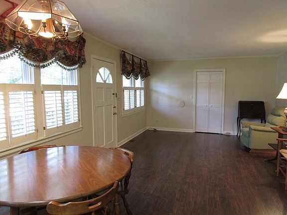 2nd image of 126 Nutgrove Dr