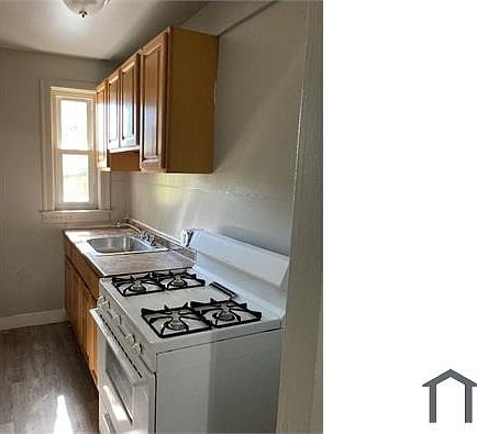 2nd image of 6120 N Broad St