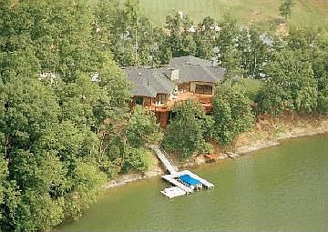 1st image of 725 Riveredge Ln