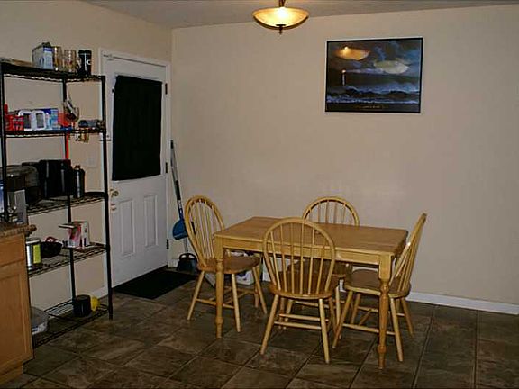 5th image of 813 W 15th St