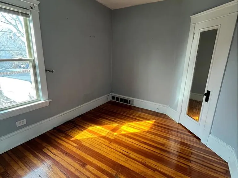 1304 W 114th St #2 — Photo 14