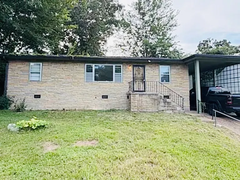 1115 Orangewood Ave — Photo 2