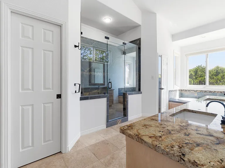 409 Beardsley Ln — Photo 15