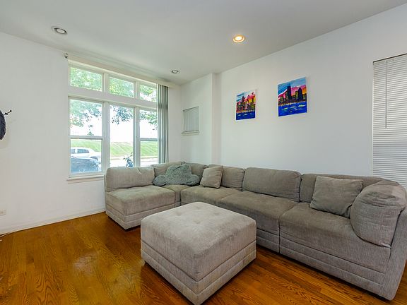 4th image of 5343 W Galewood Ave