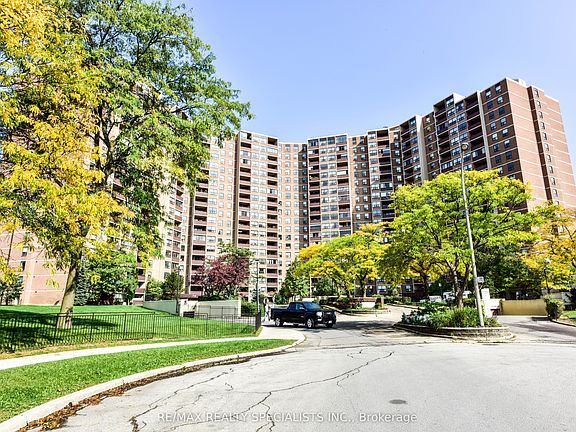 4th image of 716 The West Mall #Penthouse 2005