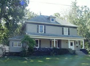 820 Harrison Ave, Charleston, IL