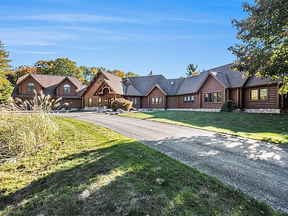 2nd image of 3424 Scenic Dr