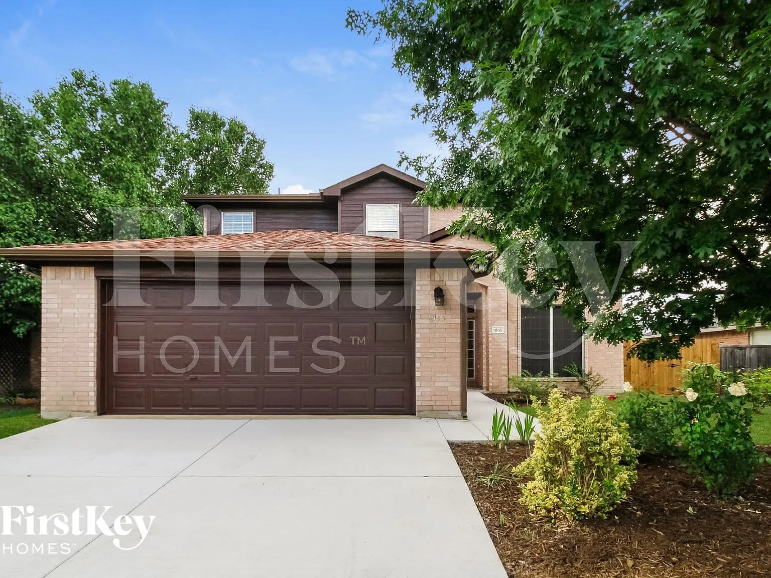 3 bed, 2.5 bath, 2023 sqft, $2,170 — Photo 1