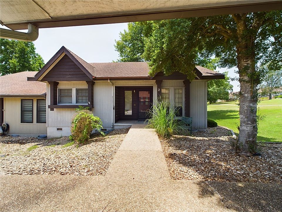 1st image of 2 Melinda Ln