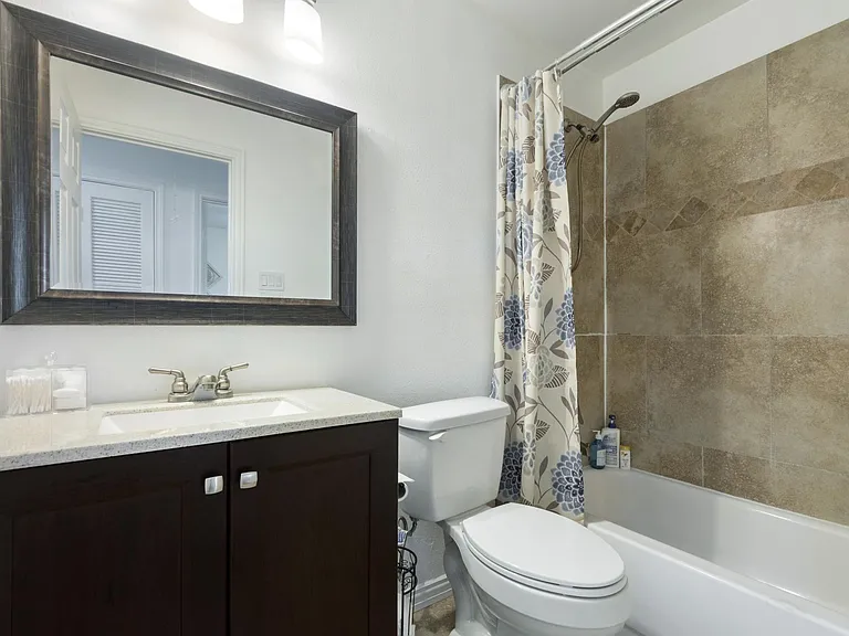 602 N Allen Dr — Photo 32