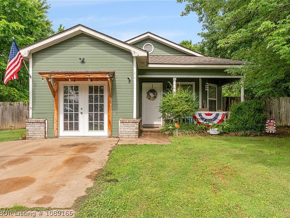 1st image of 101 Grand Brook Dr