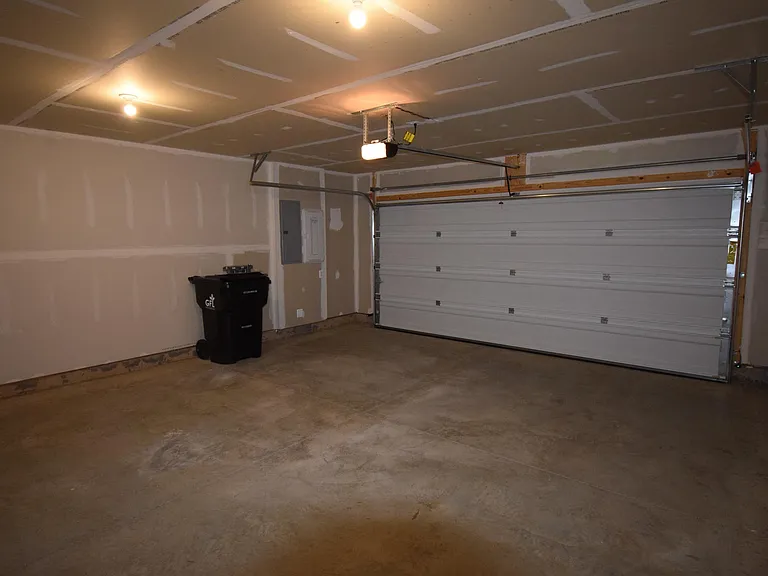 34 Diana Ct — Photo 20